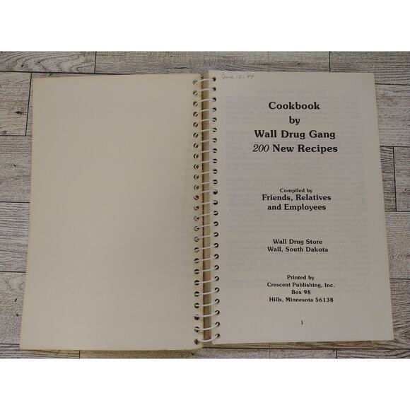 Wall Drug Store Cafe COOKBOOK South Dakota VTG 1980s Souvenir Pecan Rolls Recipe - Picture 10 of 11